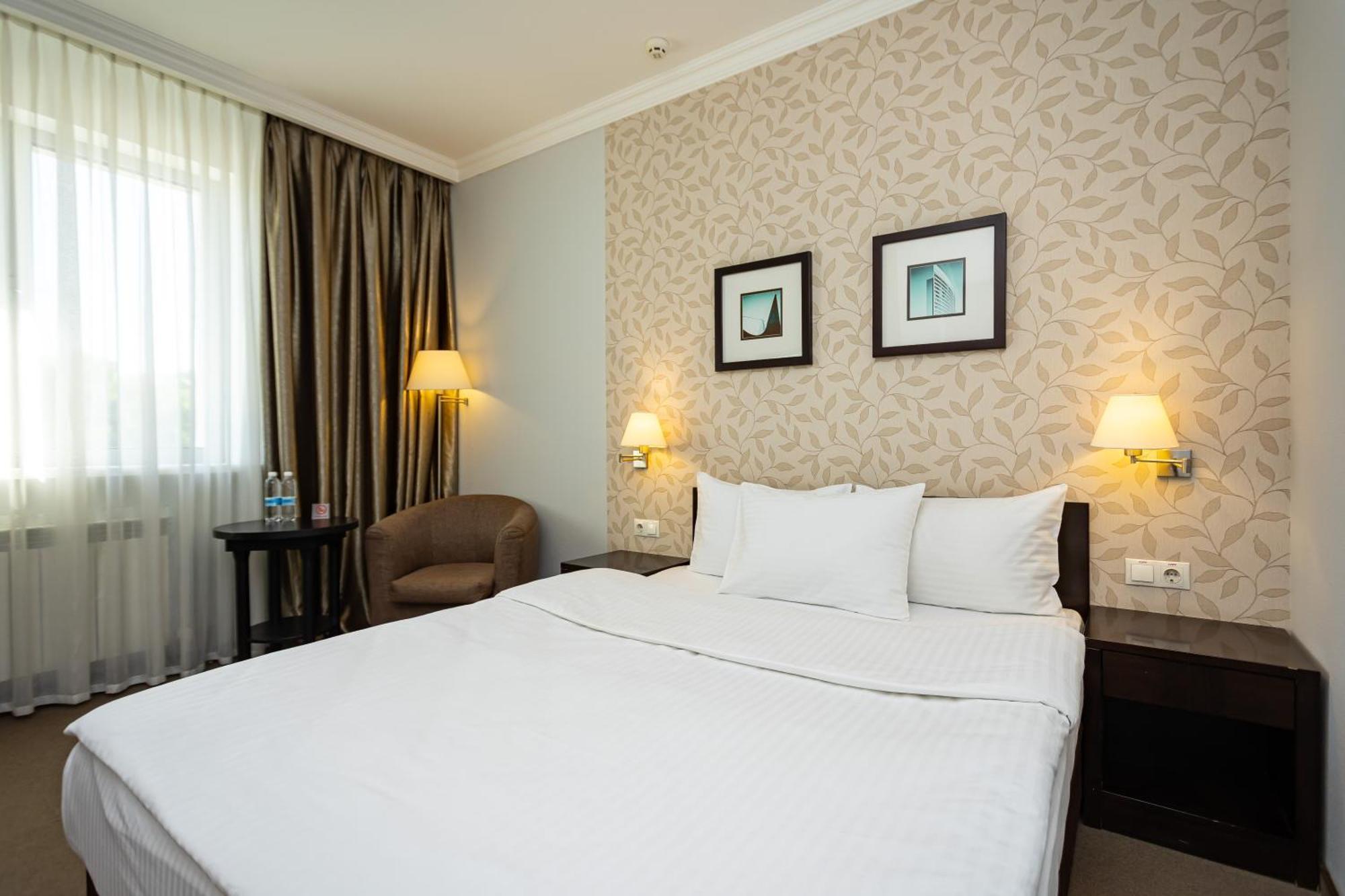 Riverside- Hotel And Mice Chernihiv Exterior photo
